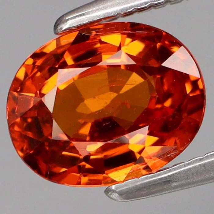1 pcs Orange Garnet - 1.46 ct - International Gemological Institute (IGI) - Deep Orange Garnet