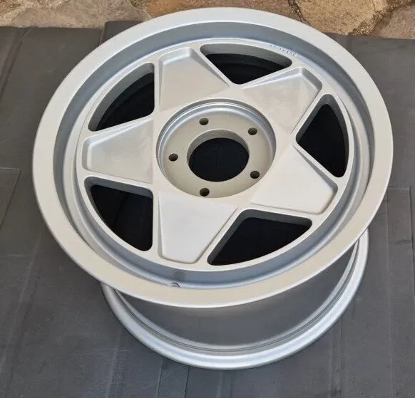 Ferrari Testarossa Monodado Original Rear wheel 10J x 16 (Extremely Rare) - Ferrari - Last Available New Old Stock worldwide
