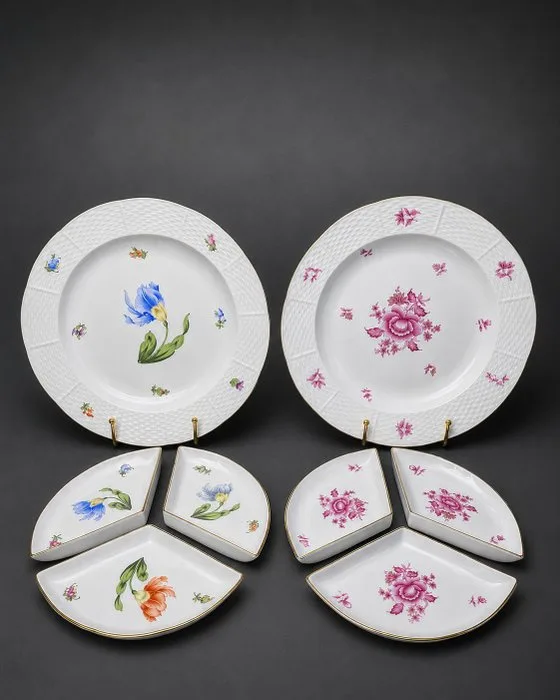 Herend - Dinner service (8) - „Queen Victoria“ and „Wiener Rose“ / „Petite Rose“ (Purpur) - fine hard porcelain - Hungary - handpainted