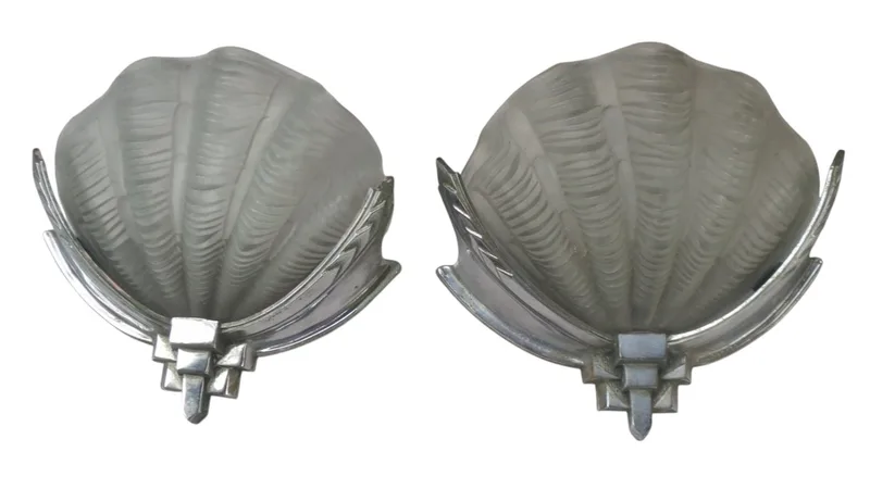 Pair of Art Deco clam shell sconce lamps (2)