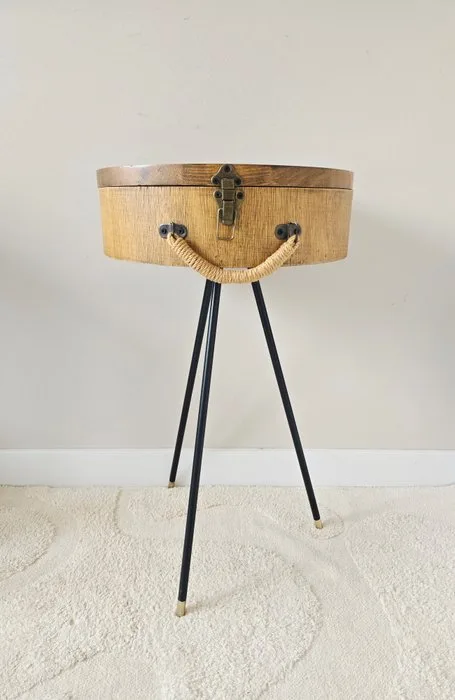 Side table - Spruce, Metal