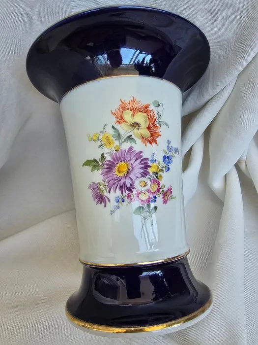 Meissen - Vase - Porcelain - Trumpet vase