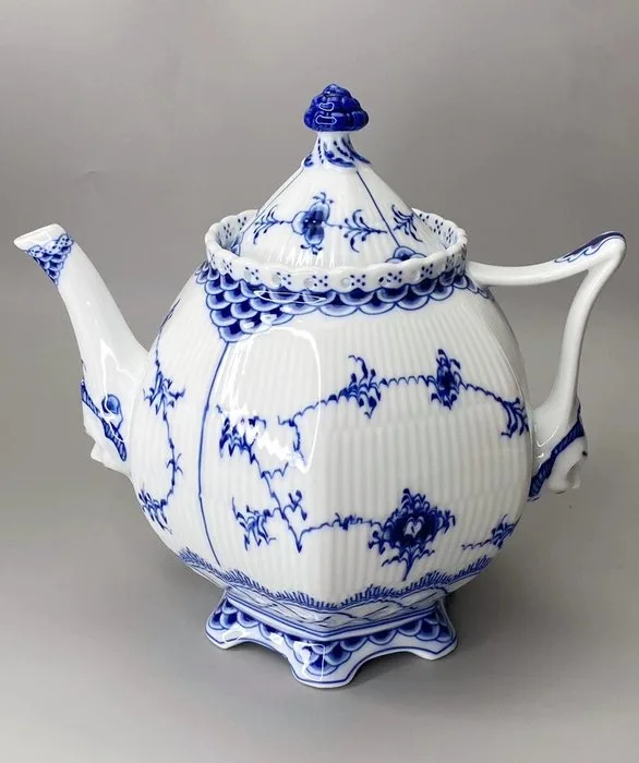Royal Copenhagen - Teapot - "Blue Fluted Full Lace" Teapot - Porcelain