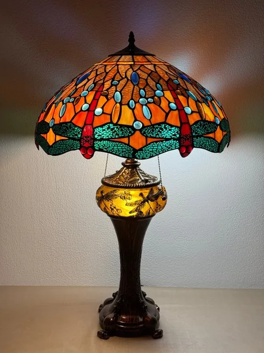 XXL Tiffany stijl tafellamp Studio Orange DRAGONFLY lamp met drie lichtpunten Ø 48x65cm! - Table lamp - Stained glass, rosin