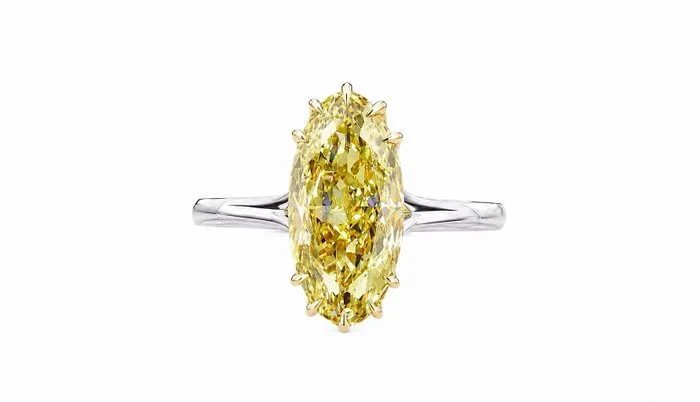 Ring - 14 kt. White gold - 4.03ct. tw. Yellow Diamond (Fancy coloured lab-grown diamond)