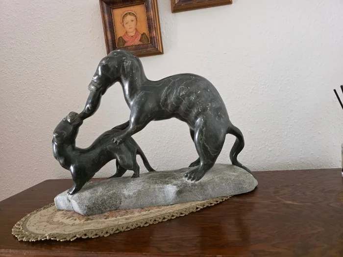 Inuit Carving: Two Otters by Master Sculptor Thomassiapik Sivuarapik (1941–?) - Canada