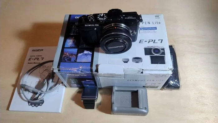 Olympus E-PL7 Mirrorless camera