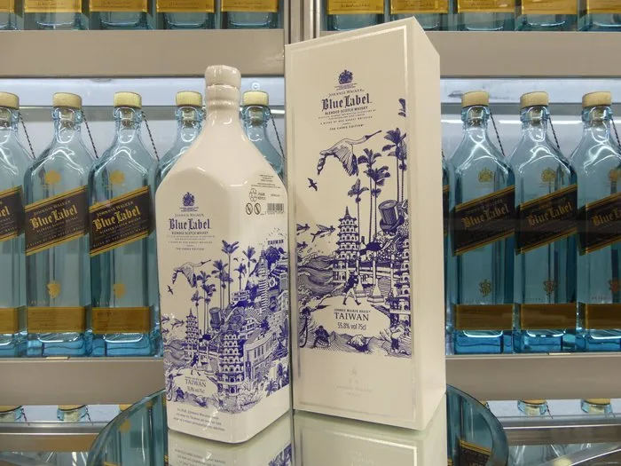 Johnnie Walker House Blue Label The Casks Edition Taiwan Limited Edition Design Willows - b. 2019 - 750ml