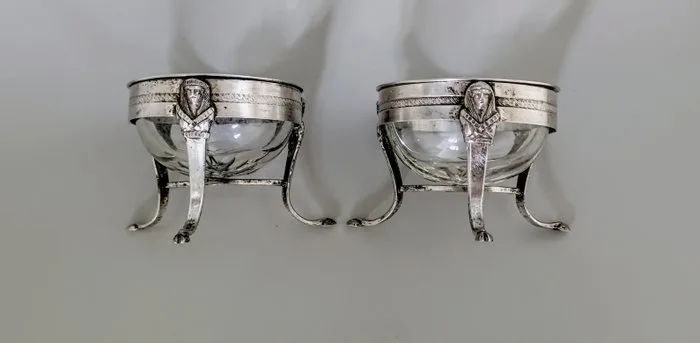 Retour d'Egypte early 19th Century pair of - Salt and pepper shakers -.800 silver