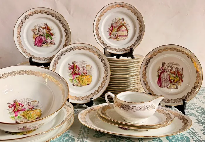 P.L. Berry – Haute Porcelaine, Limoges - Renoir - Dinner service (43) - Exclusive Art de Table - Genuine Porcelain - by LUX - Romantic Scenes Chic