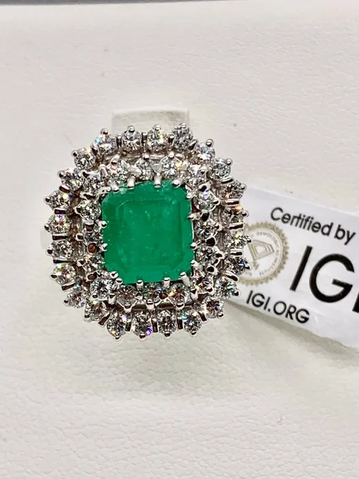Statement ring - 14 kt. White gold - 5.20ct. tw. Diamond (Natural) - Emerald - Colombia emerald