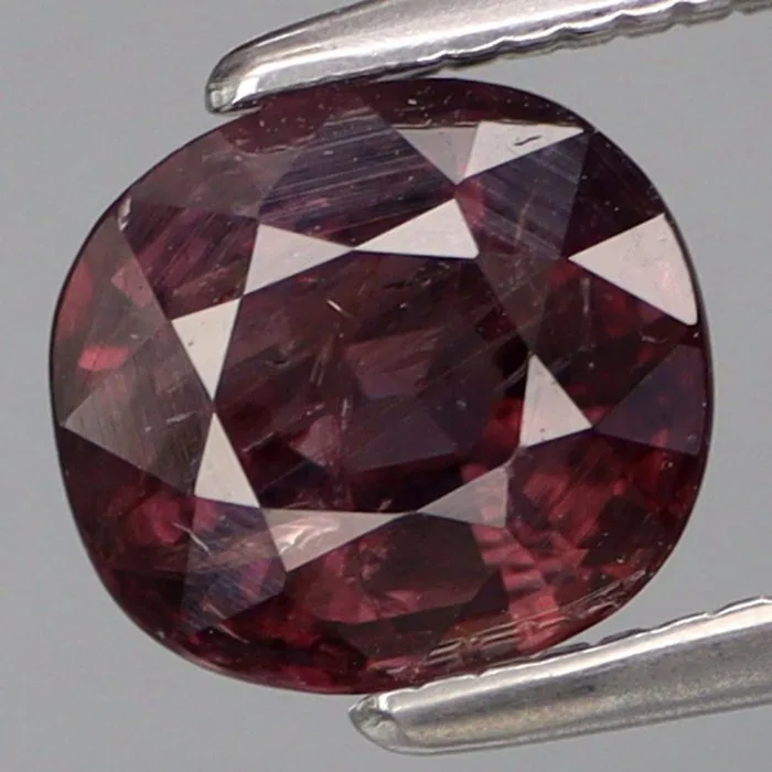 1 pcs Brown, Purple Sapphire - 1.45 ct - International Gemological Institute (IGI) - Purplish Brown Sapphire