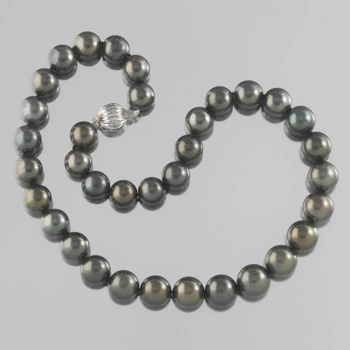 Necklace - 14 kt. White gold Pearl