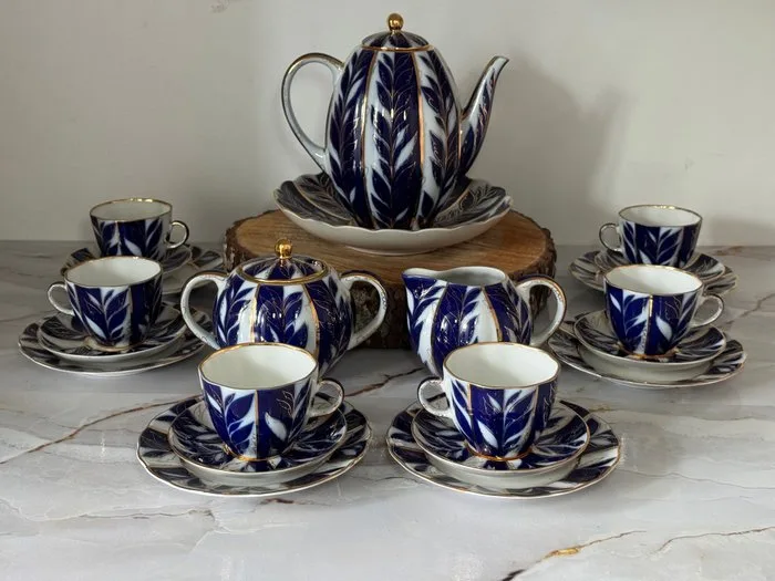 Lomonosov Imperial Porcelain Factory - S.Yakovleva - Coffee set for 6 (22) - Winter Night - Porcelain, Gold plated - LFZ Set " Winter Night"