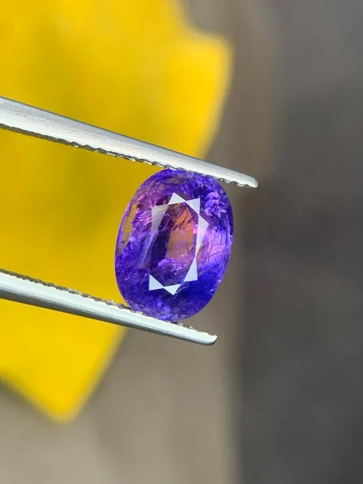 1 pcs Purple Sapphire - 3.88 ct - Gemological Institute of America (GIA) - 3.88 ct sapphire