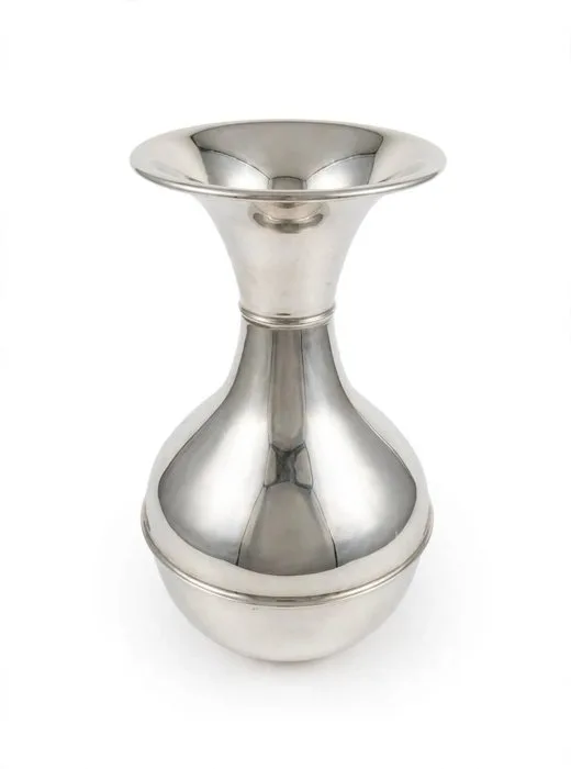 Vase -.800 silver