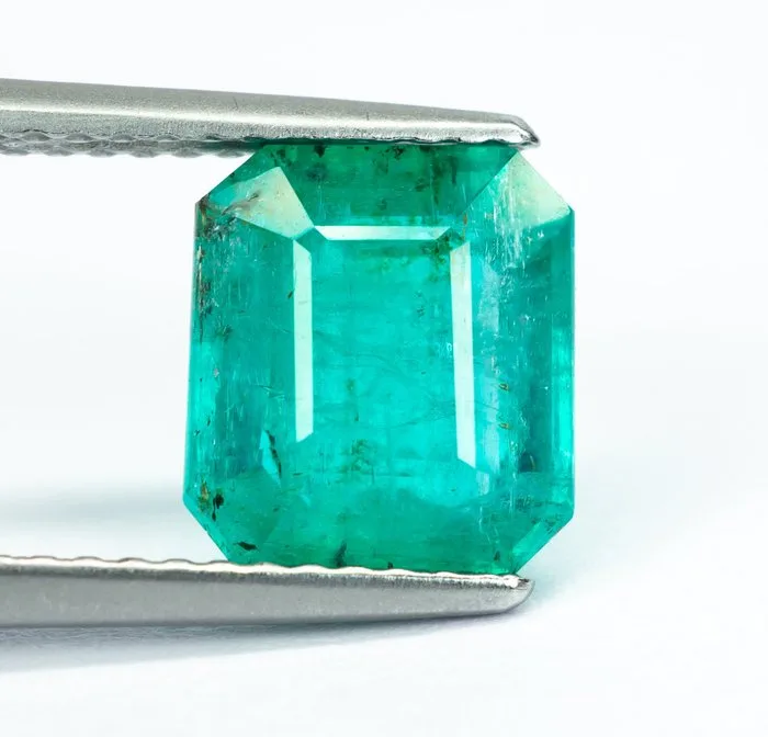 Emerald - 2.41 ct - Gem Report Antwerp (GRA) - Green (Minor Oil)