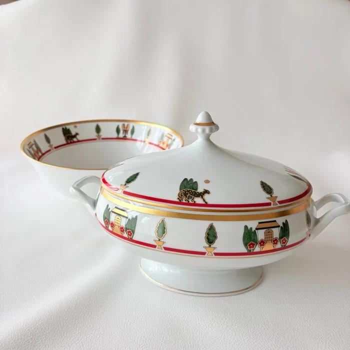 Cartier - Tureen (2) - La Maison de Louis Cartier - Porcelain - Soup tureen serving bowl