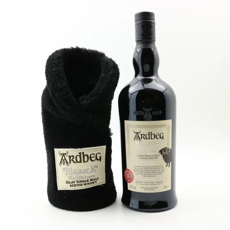 Ardbeg – Blaaack Committee Release in Fleece (70cl, 50.7%)