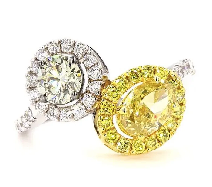 Ring - 18 kt. White gold - 2.01ct. tw. Yellow Diamond (Natural coloured) - Diamond