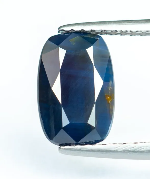 Sapphire - 2.60 ct - International Gemological Institute (IGI) - Deep Blue (No Heat)