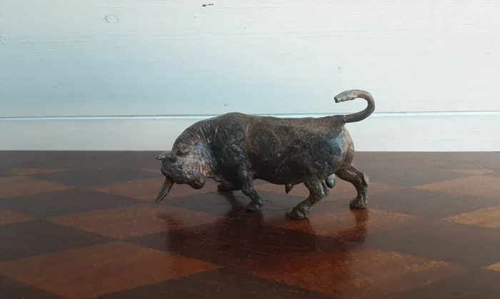 P. Chenet - Statue, stier - 7 cm - Bronze