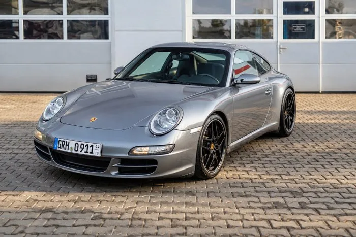Porsche - 911 Carrera 2 - 2006
