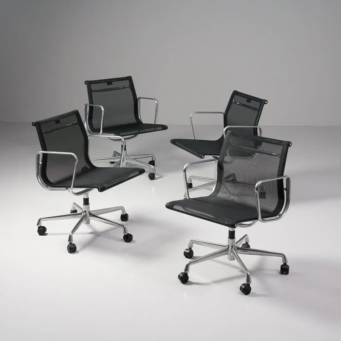 Vitra - Charles & Ray Eames - Office chair (4) - Metal frame, mesh fabric upholstery. - Model EA108