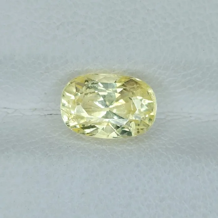 Yellow Sapphire - 2.23 ct - Gemological Science International (GSI) - Unheated-Srilanka