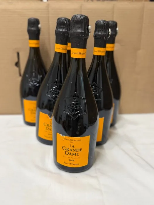 2018 Veuve Clicquot, La Grande Dame - Champagne Brut, Blanc de Noirs - 6 Bottles (0.75L)