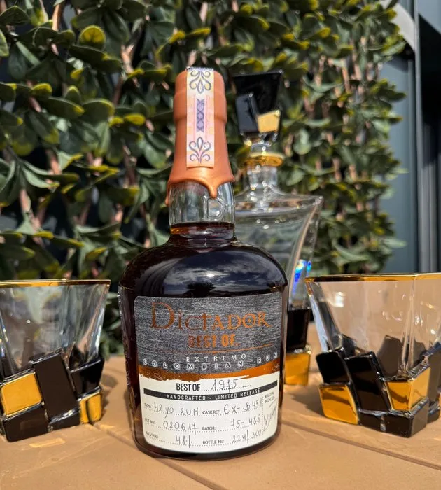Dictador 42 years old - Best of 1975 - Extremo - b. 2017 - 70cl