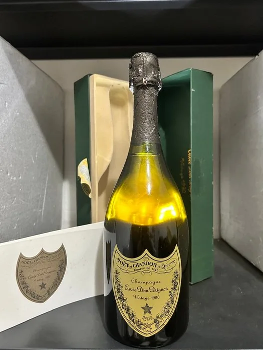 1990 Moët & Chandon, Cuvée Dom Pérignon - Champagne Brut - 1 Bottle (0.75L)