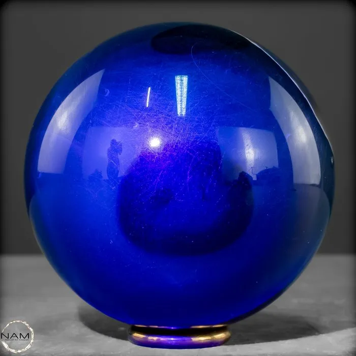 Rare UV-active Moss Agate – A sphere with a remarkable sense of depth and a glowing center.- 745.92 g