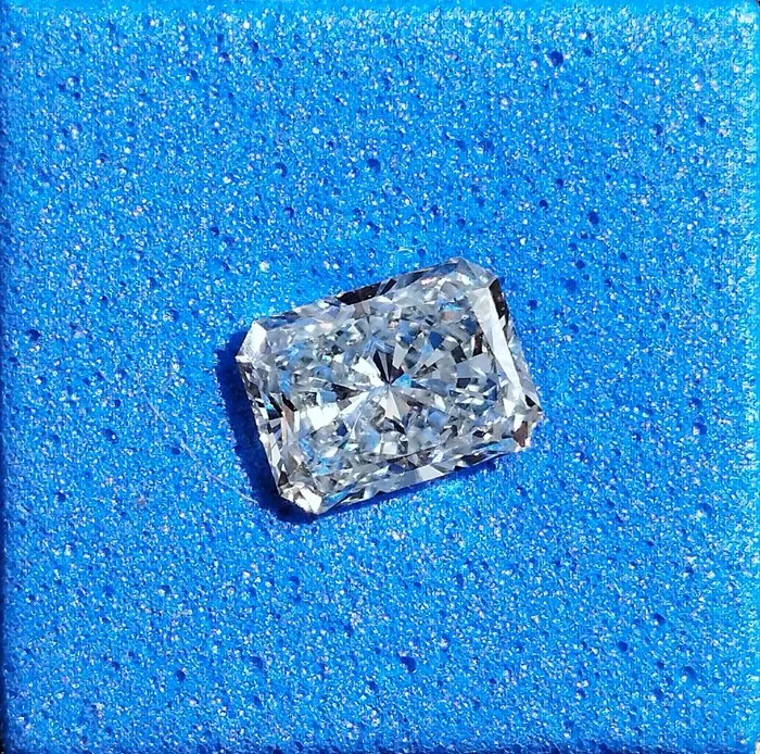 1 pcs Diamond (Natural) - 0.70 ct - Radiant - J - VVS1 - Gemological Institute of America (GIA) - *GIA TOP RADIANT Ex/Ex*