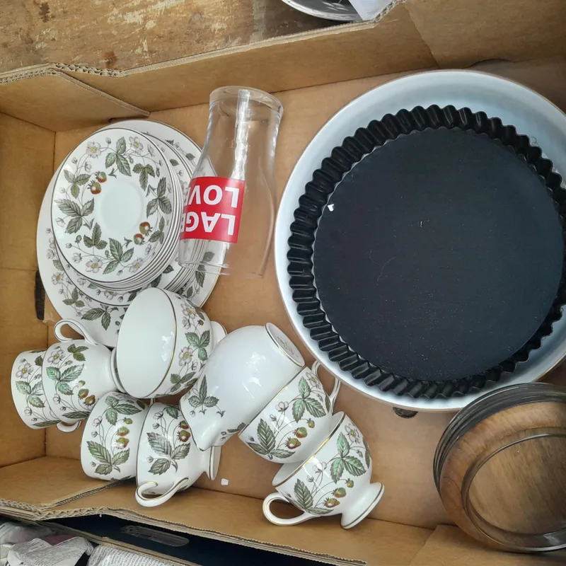 Wedgewood teaware, glassware and ornaments etc