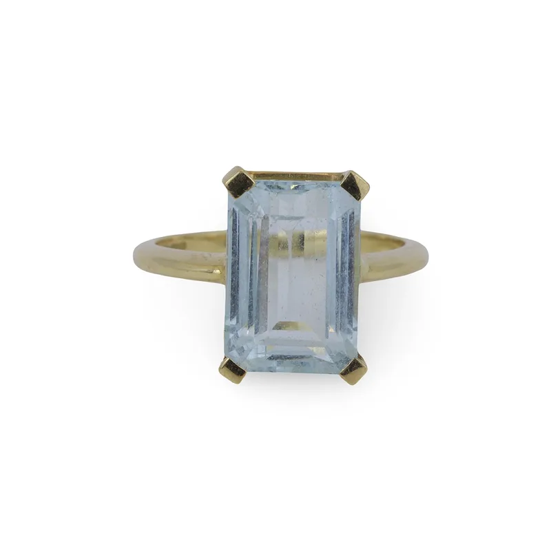 18CT Gold Aquamarine Ring