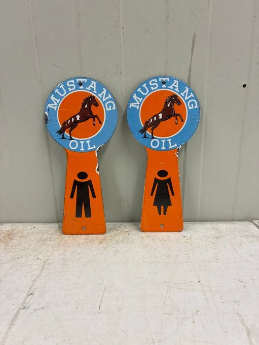 Mustang Oil – Set of 2 advertising signs – Men & Women – Petroliana - Enamel sign - Enamel