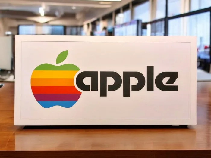 Apple - Lighted sign - Apple lightbox advertising sign " Apple computers" - Plastic, Metal