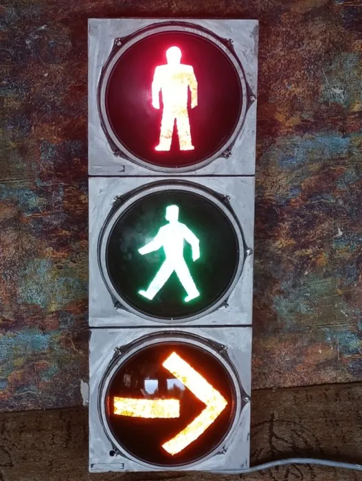 Traffic light - Glass, aluminium,metal