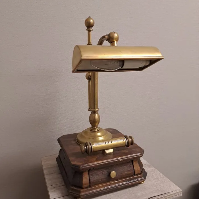 Desk lamp - Wood, Copper - Desk lamp with calendar