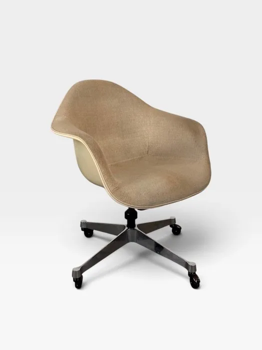 Herman Miller - Charles & Ray Eames - Office chair - DAT Office chair - Fibreglass, Metal, dust