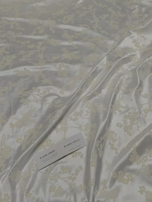 Riflessi di Seta – La poesia del floreale by Mario Cavelli - Upholstery fabric - 680 cm - 300 cm