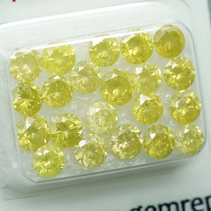 21 pcs Diamond (Colour-treated) - 5.25 ct - Round - Fancy intense Yellow - I3 - Gem Report Antwerp (GRA)