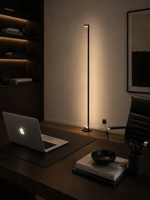 CristofaroLuce - Tommaso Cristofaro - Floor lamp - Black stroke - Aluminium - Tratto floor lamp