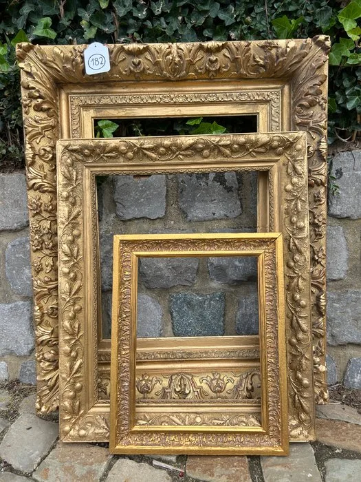 Frame - 3 antique museum frames, to be restored