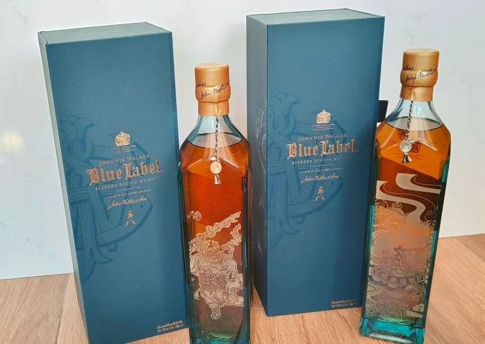 Johnnie Walker Blue Label God of Wealth & God of War - 75cl - 2 bottles