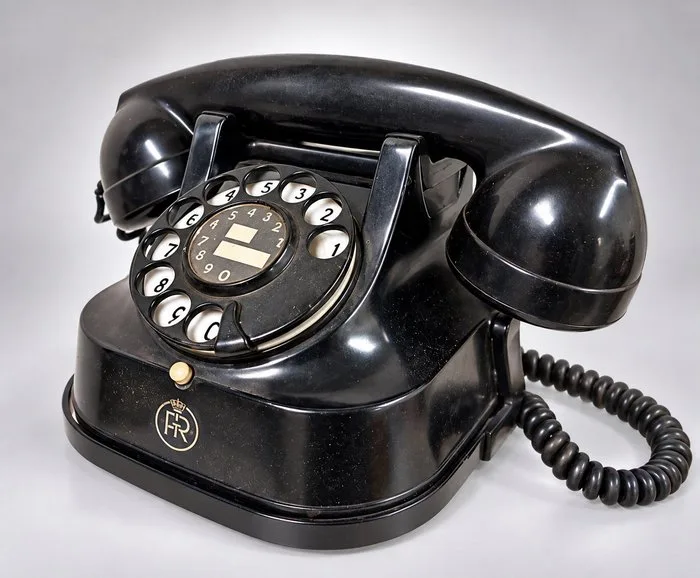 Bell Telephone Company Antwerp - Analogue telephone - Bakelite