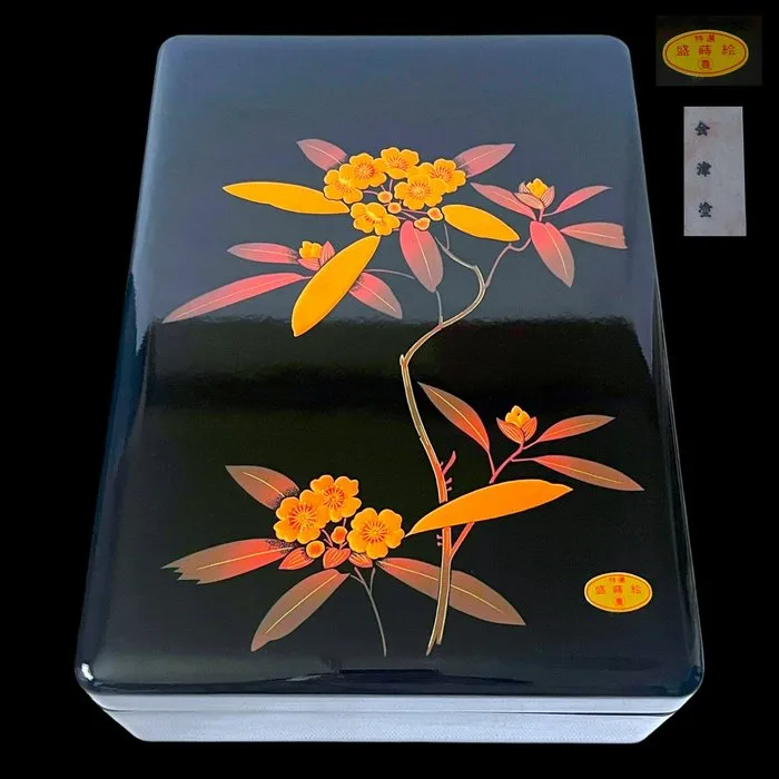 Japanese Aizu Lacquer (会津塗) Fubako 文箱 – Gold Maki-e Rhododendron Design – Shōwa Period - Box - Lacquerware, Gold Powder