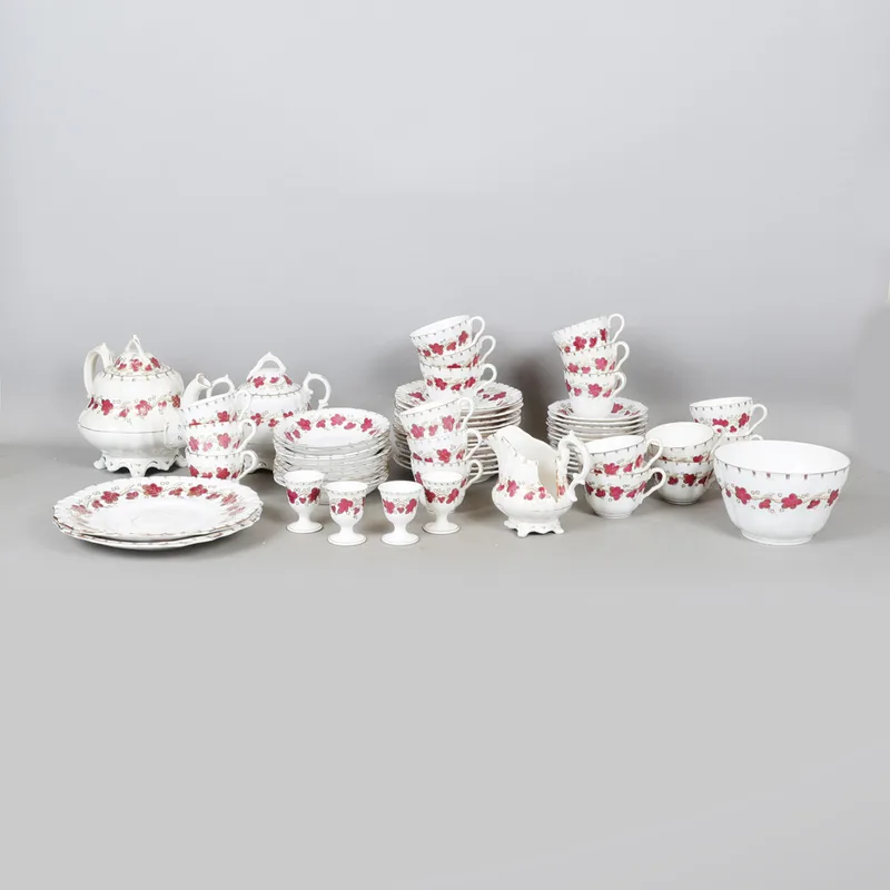 A Victorian Part Dinner & Tea Service (Qty)