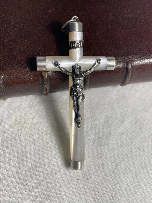 Cross - 2 - Incredible 7 cm cross from the 19th century, Silver (double crab hallmark) and Mother-of-Pearl. - 1850-1900
